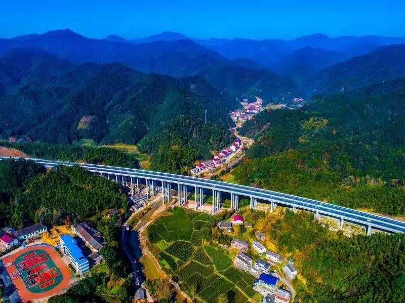 湖南长沙至永安高速公路