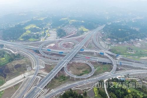 四川巴中至南充至广安高速公路
